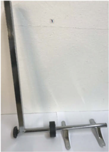 L-rør stel, m/bordholder og indstillingsgreb til senge-/læsebord med plastcoating